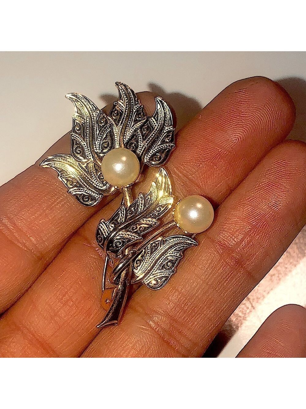 Vtg Damascene Spanish Toledo Gold Tone & Black Leaves Faux Pearl Approx 2” - Picture 1 of 6